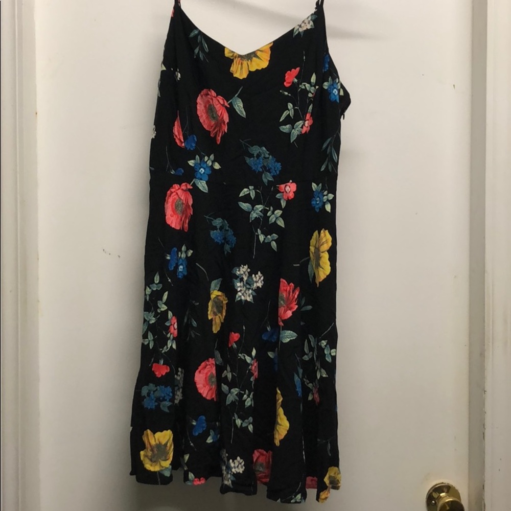 Old Navy black& floral sundress size XL